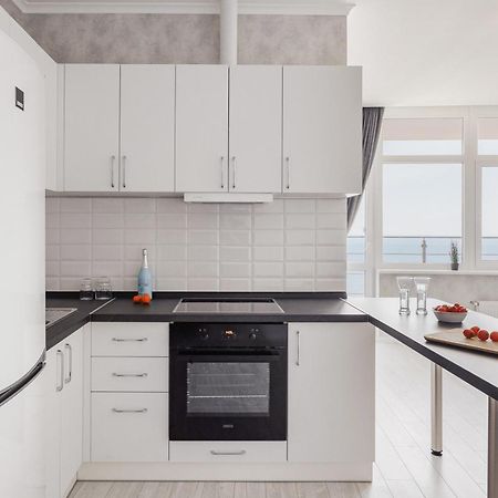 Sea & Sky Apartments 敖德萨 客房 照片
