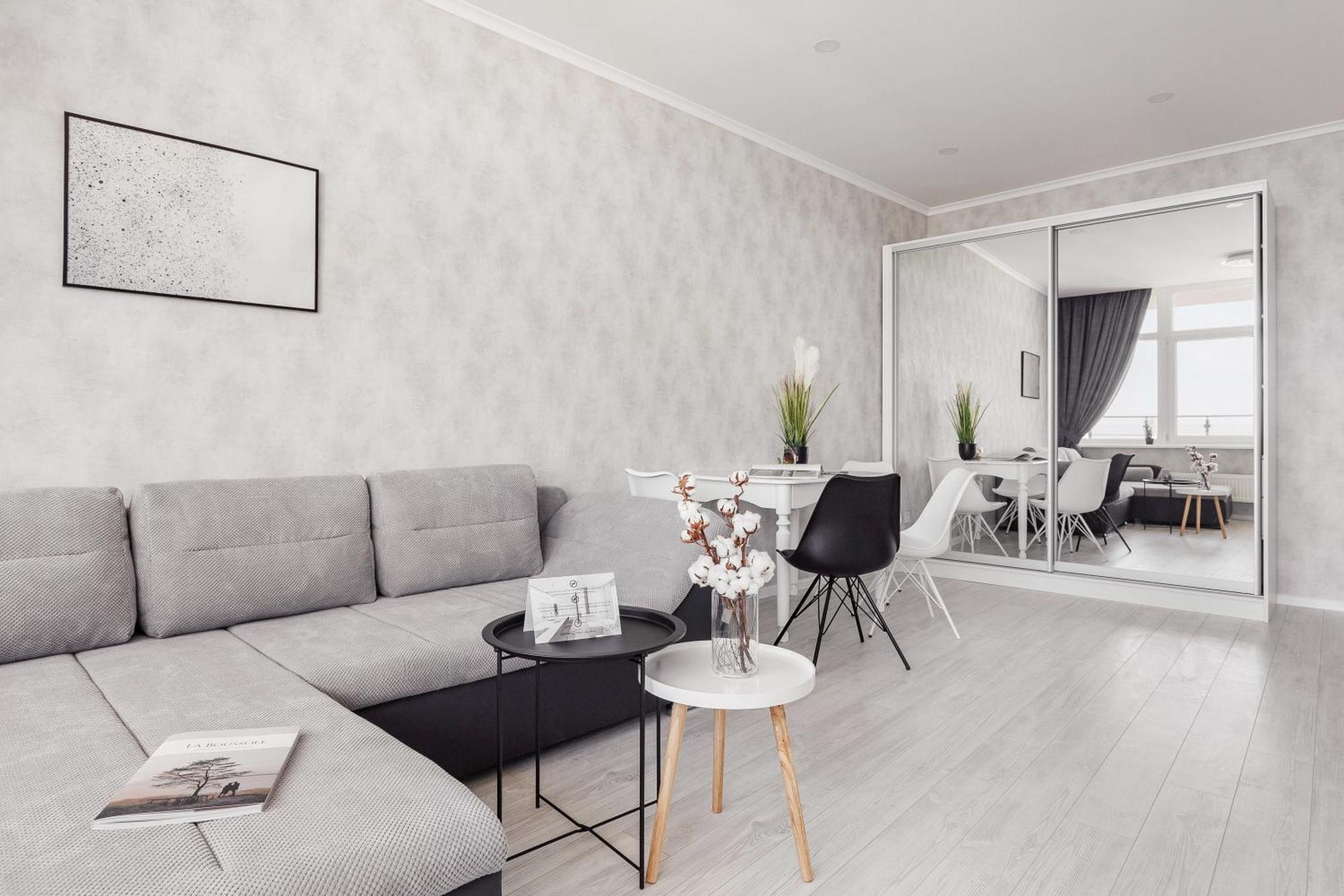 Sea & Sky Apartments 敖德萨 客房 照片