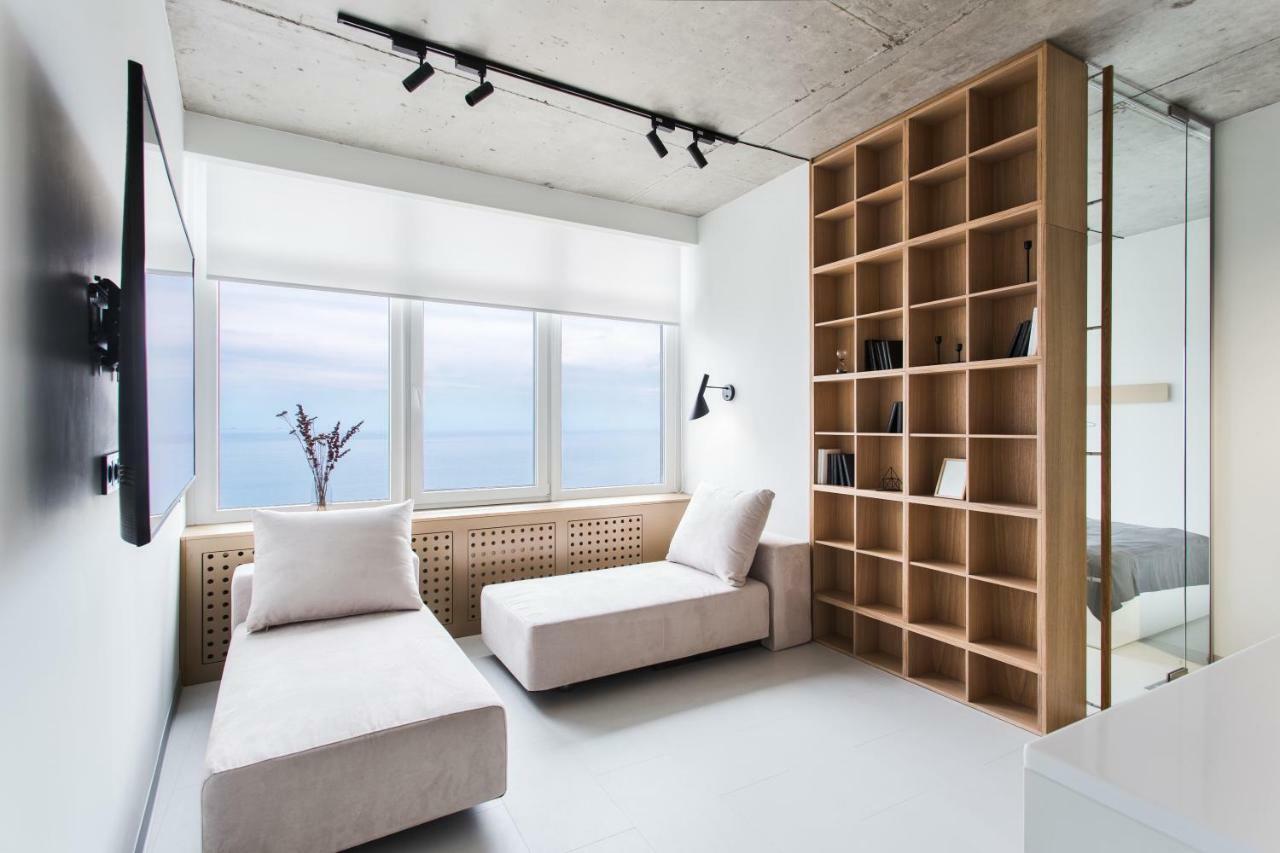 Sea & Sky Apartments 敖德萨 客房 照片